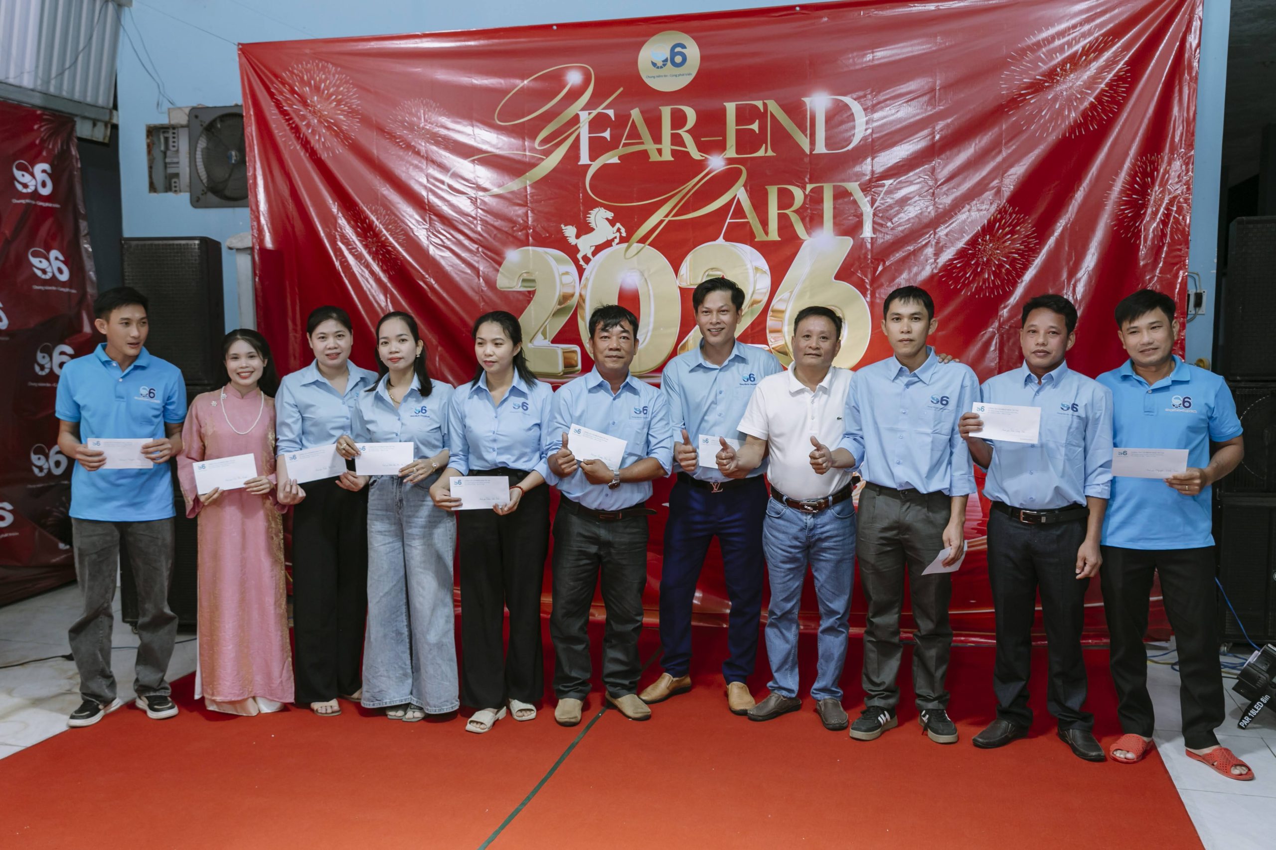 Đội ngũ CB-CNV đã cùng Tôm giống S6 vượt qua mọi thử thách
